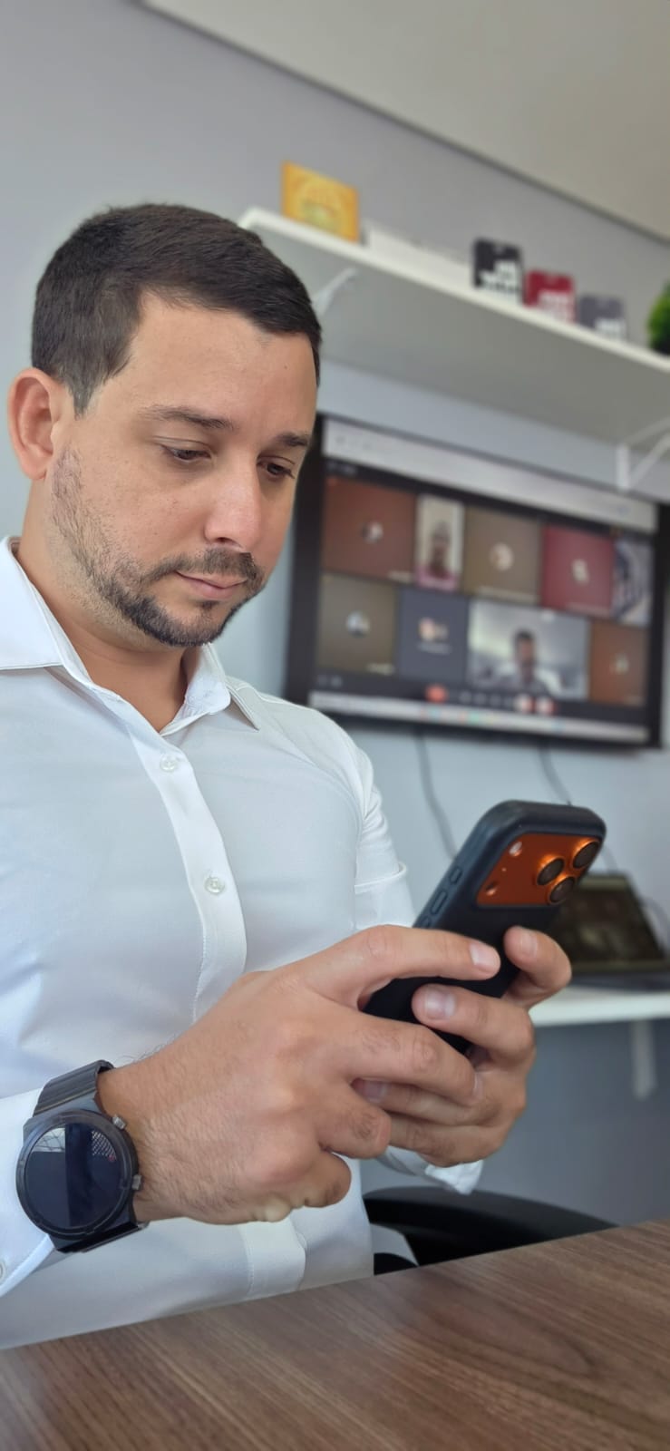Rafael Nova em atendimento personalizado